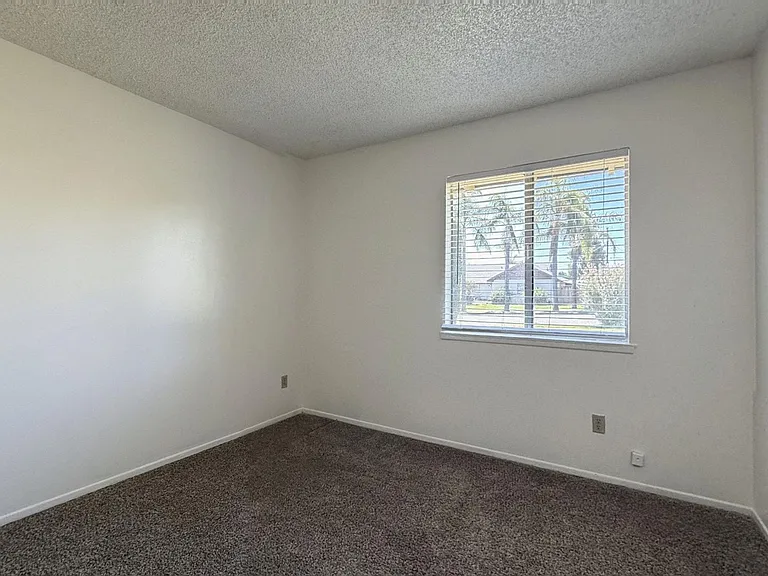 11231 Reddiford Ct — Photo 11
