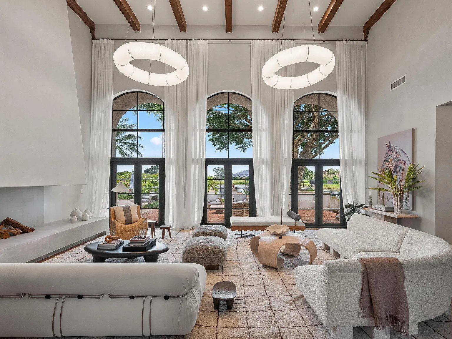 6 bed, 6.5 bath, 5517 sqft, $85,000 — Photo 3
