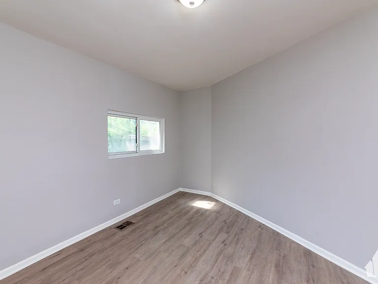 1022 W Fry St #CH1 — Photo 6