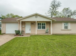 1004 Crane Dr, Euless, TX 76039