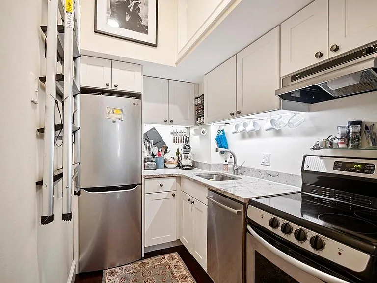 216 W Canton St #2 — Photo 7