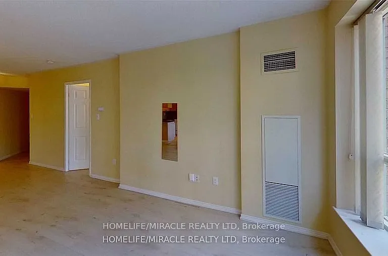 887 Bay St #304 — Photo 18