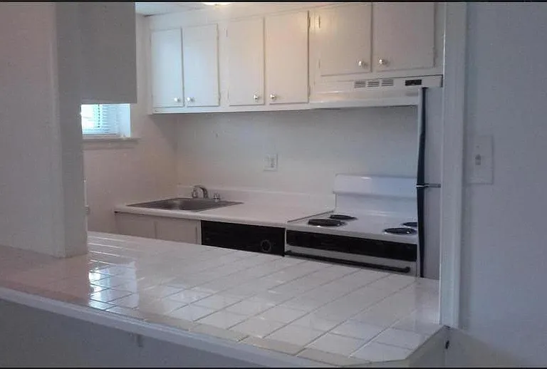 Eagle Court Apartments — Photo 8