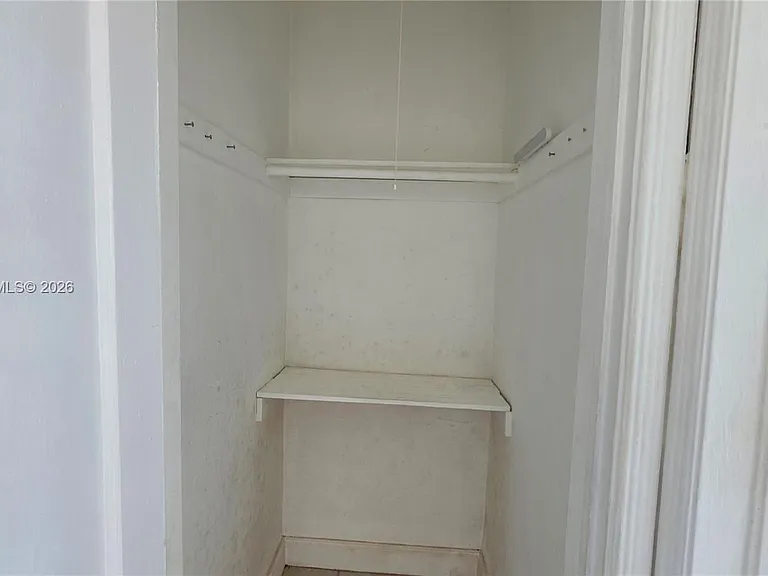 7629 Dickens Ave #7 — Photo 24