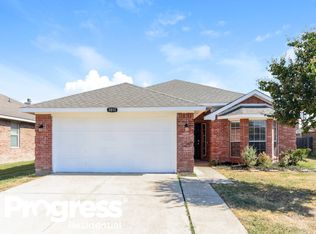 1011 Godwin Ave, Glenn Heights, TX 75154