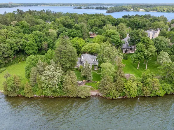 547 Harrington Rd, Wayzata, MN 55391