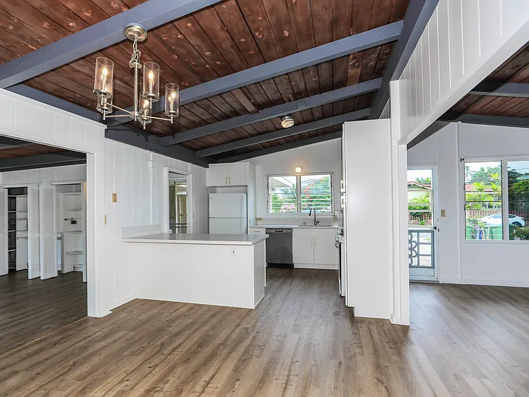 613 Papalani St — Photo 9