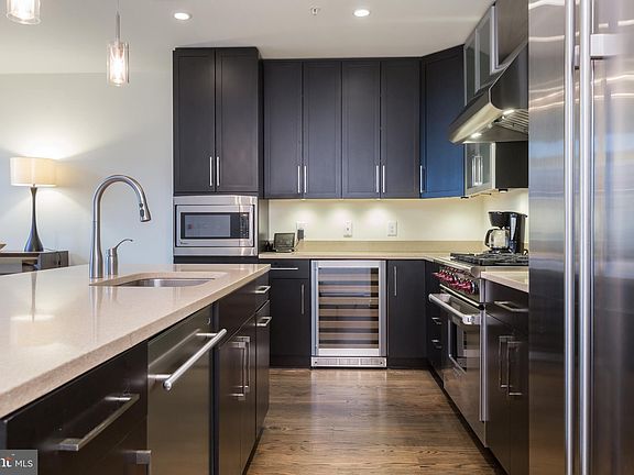 4th image of 1700 Clarendon Blvd #157