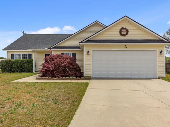 129 Tuxford Ct, Raeford, NC 28376