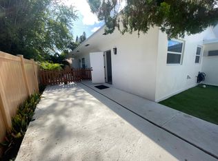 35 SW 6th St, Dania Beach, FL 33004