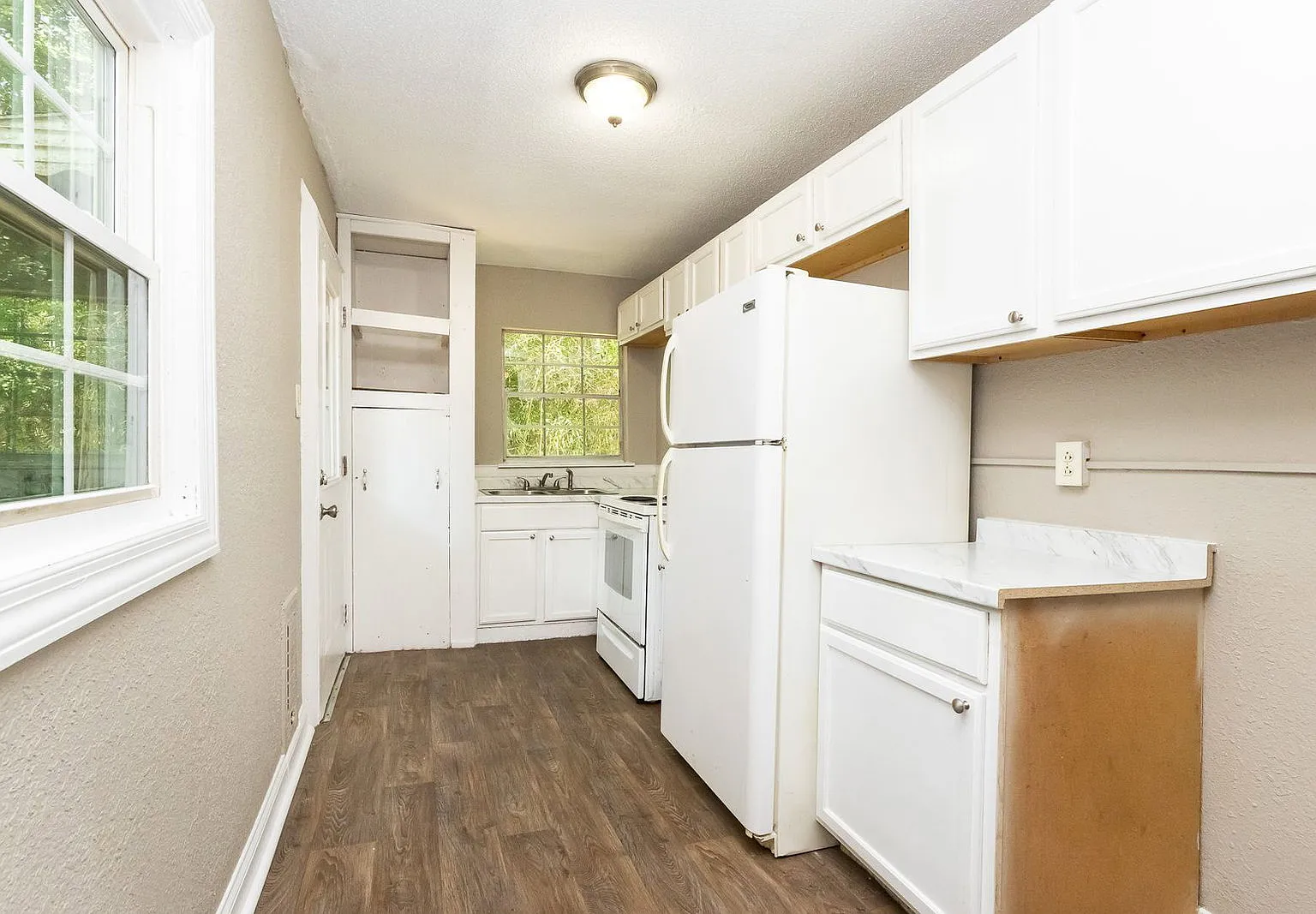1 bed, 1.0 bath, $750 — Photo 3