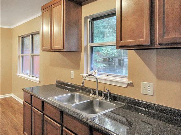 3rd image of 29399 Burns Ln
