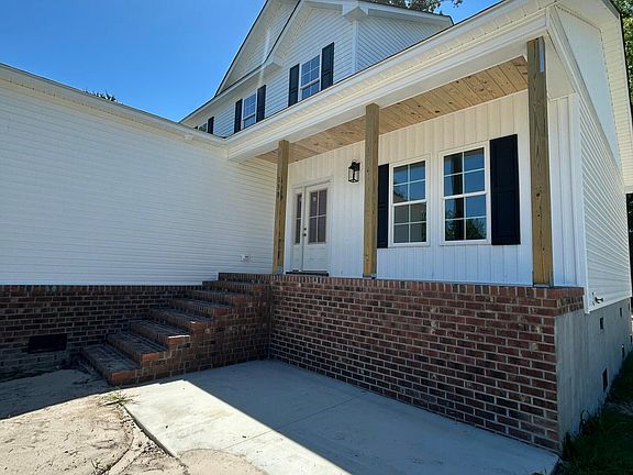 4th image of 130 Cypress Manor Court