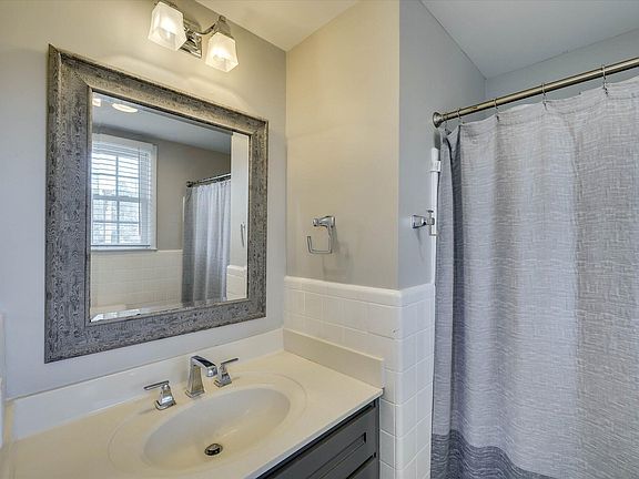 33rd image of 134 Lake Bluff Drive