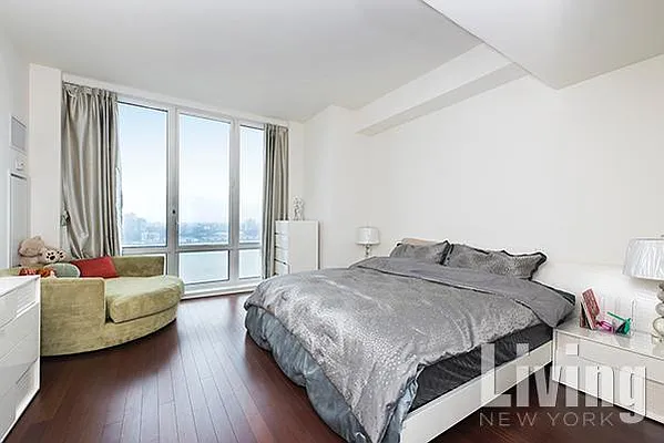 Rented by Living New York | media 56