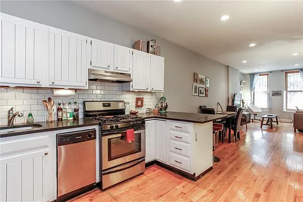 Sold by Avenue Sotheby's International Realty | media 15