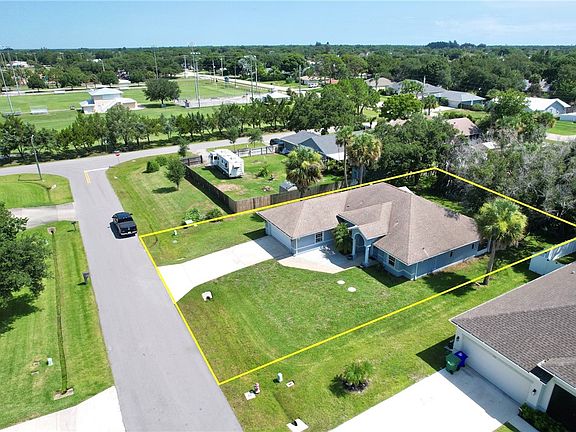 2nd image of 1108 Coverbrook Ln