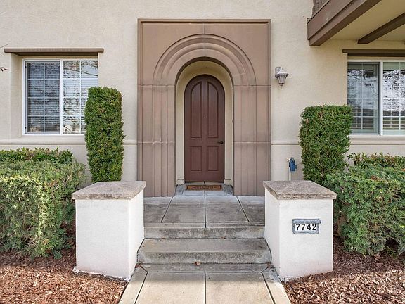 3rd image of 7742 Stoneleaf Rd