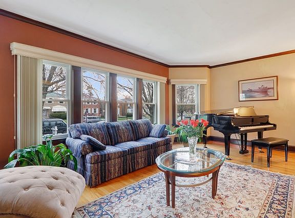 3rd image of 1839 N Nagle Ave #1