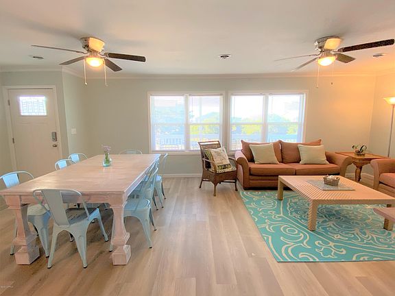 5th image of 928 E Dolphin Dr #A