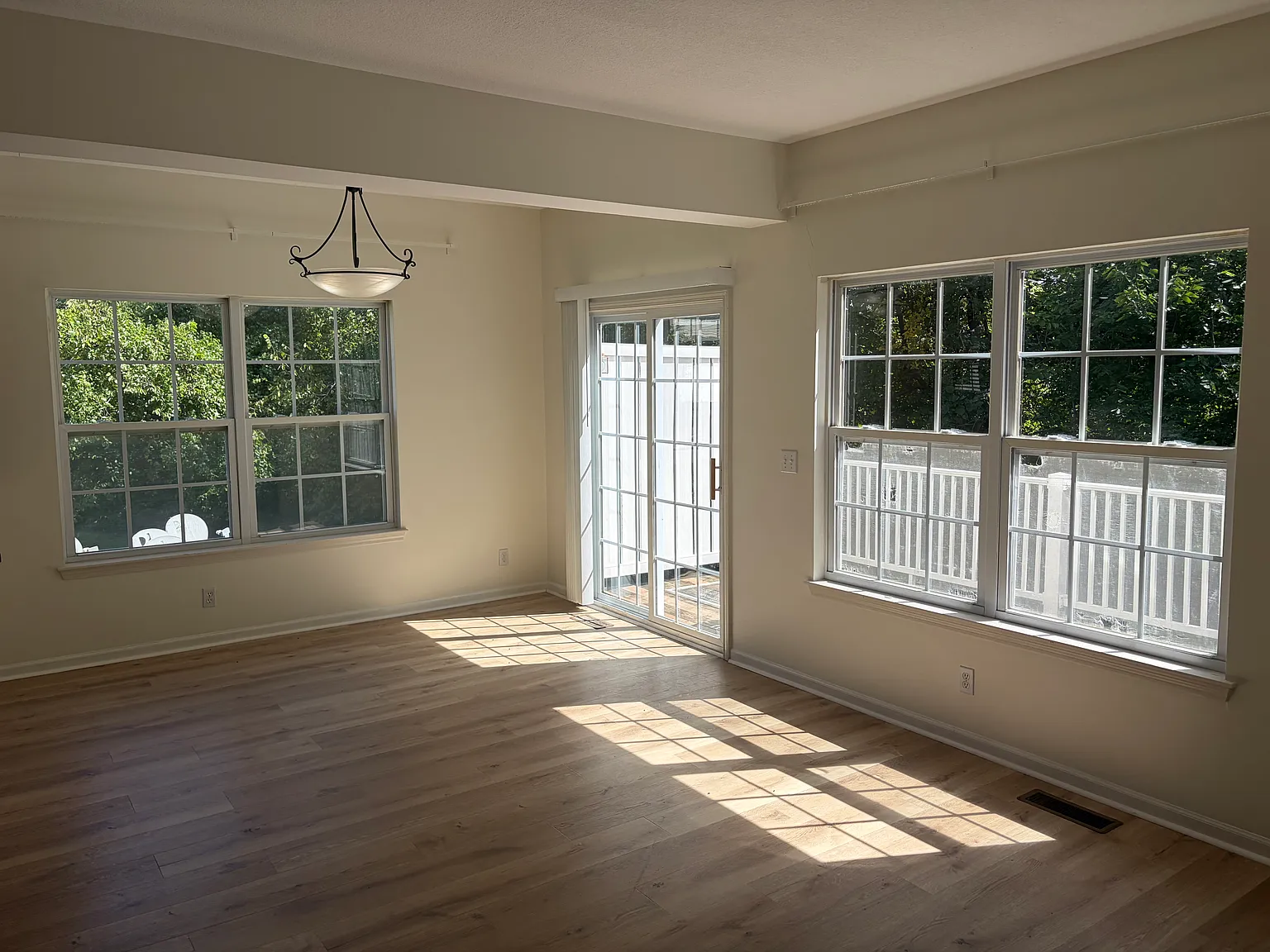 8825 Timber Creek Ln — Photo 4