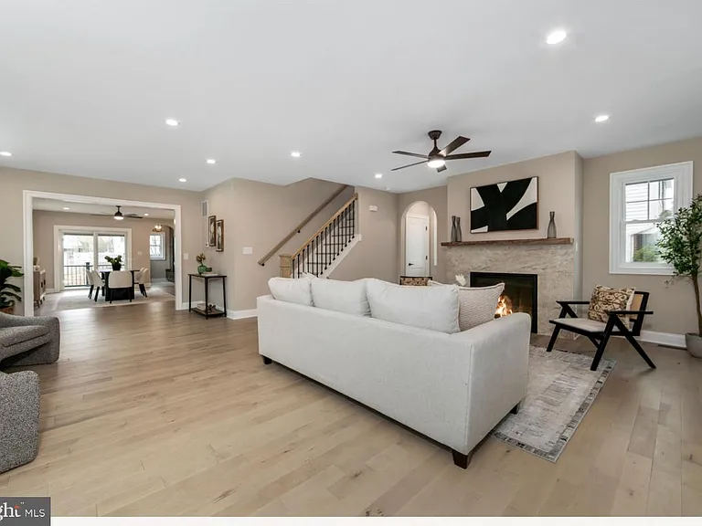 1833 W High St — Photo 8