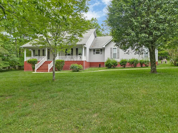 121 Laurelwood Ln, Crossville, TN 38555