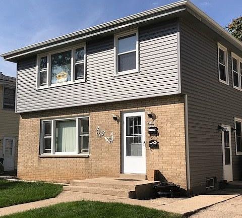 Lovely spacious upper flat, in great family neighborhood.