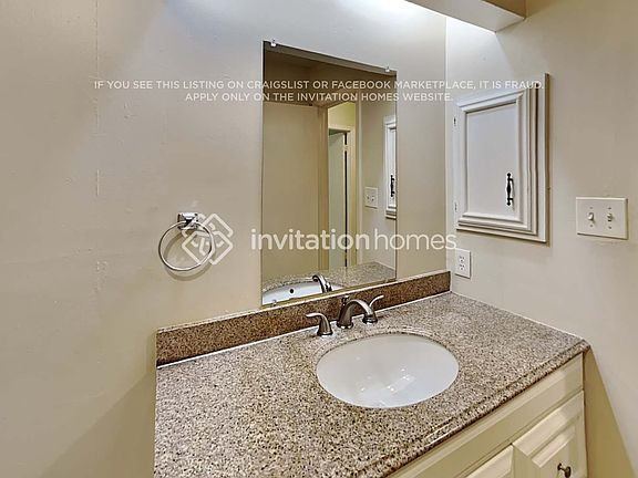 5th image of 16511 Forest Bend Ave