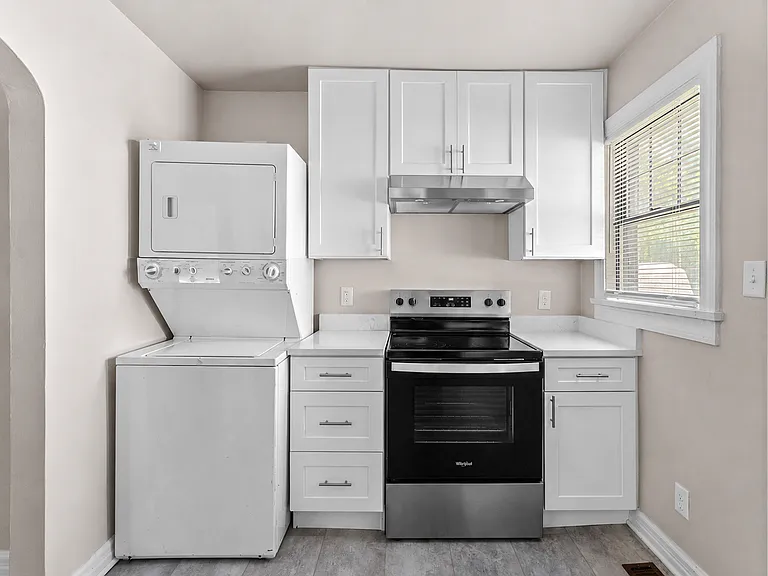 611 W Minota St — Photo 11