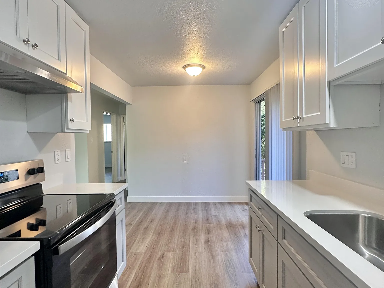 303 Pine Ave — Photo 1