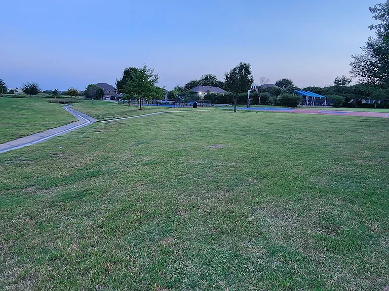 8828 Valley River Dr — Photo 27