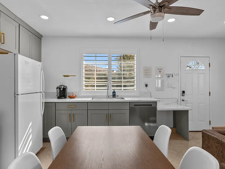 5659 W Avenue L6 — Photo 9