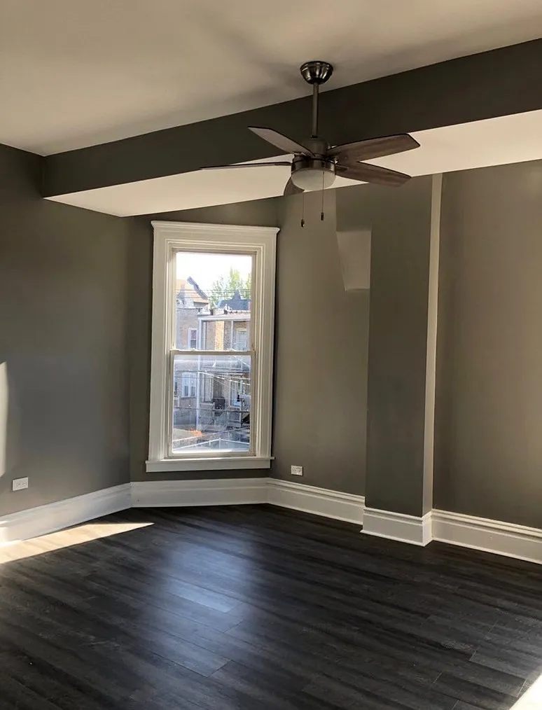 Building Photo - 209 S Albany Ave #2