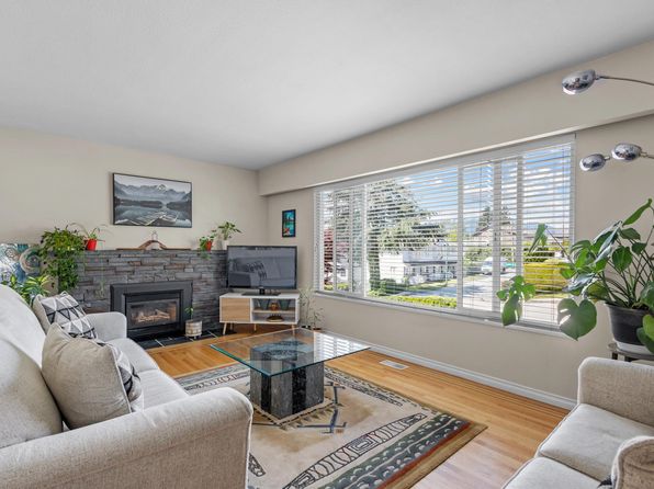 4830 A Albert St, Burnaby, BC V5C 2H3