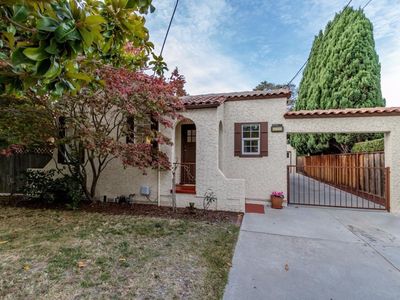 1423 Capuchino Ave, Burlingame, CA, 94010