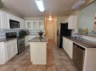 502 Towne Ct, Alvin, TX 77511