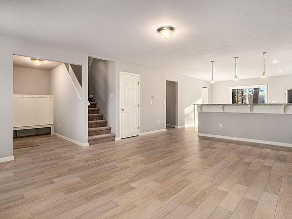 5th image of 47223 Silver Oaks Blvd