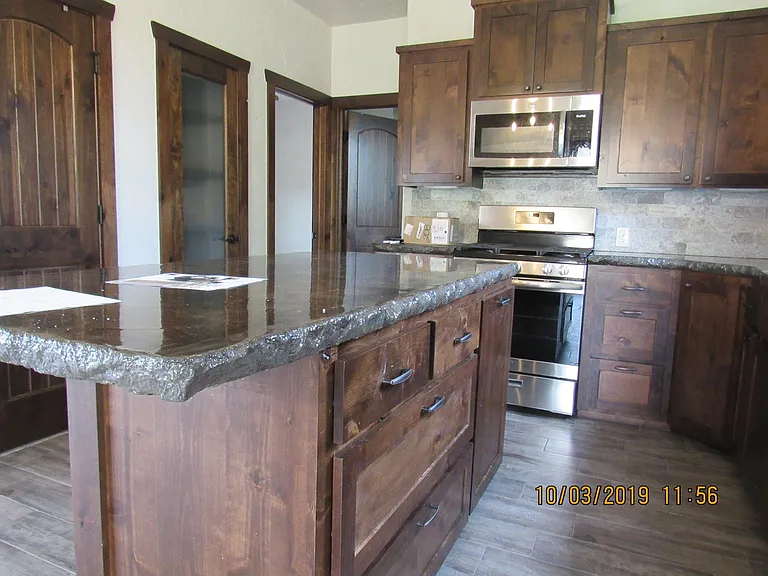 521 NW Eagles Landing Pl — Photo 3