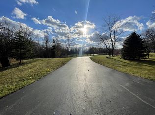 W256S5041 Oakdale Dr, Waukesha, WI 53189
