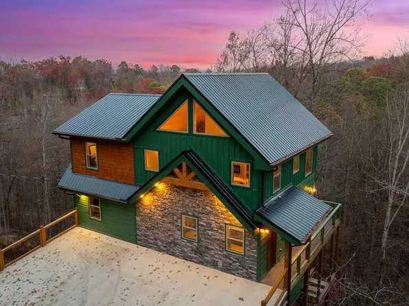 1857 Beach Front Dr, Sevierville, TN 37876