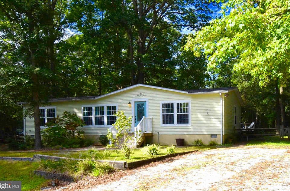 1st image of 32595 E James Ct