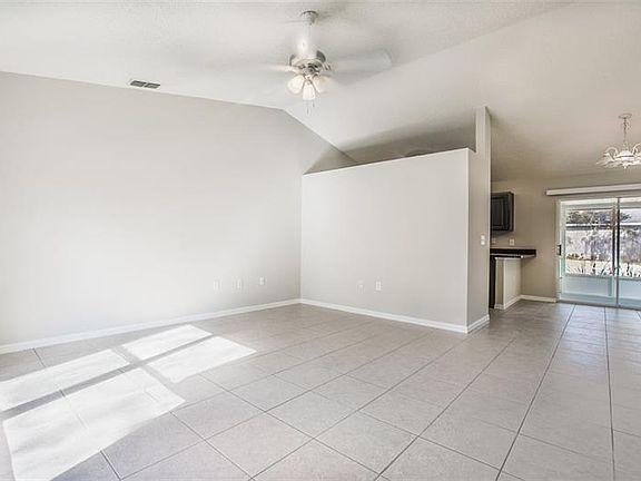 2nd image of 1145 3rd St