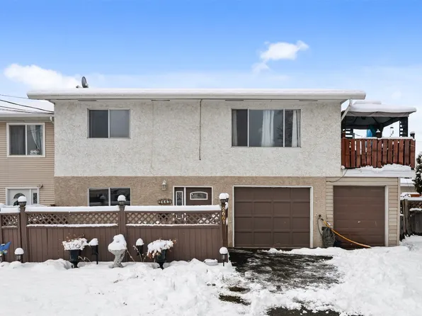 2667 Young Pl, Kamloops, BC V2B 8A4