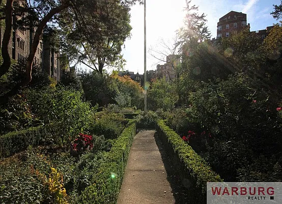 Sold by Warburg | media 19