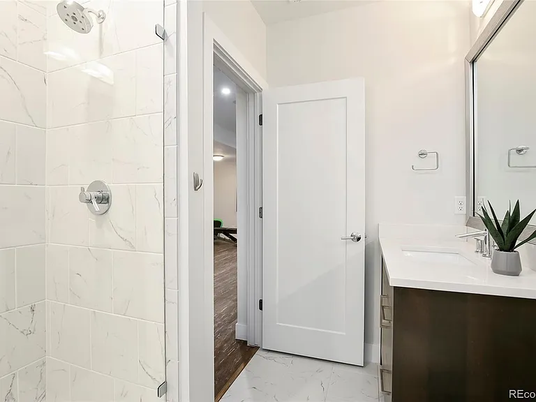 427 Milwaukee St — Photo 34