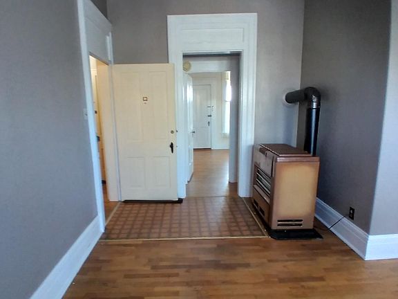 3rd image of 116 E Franklin St APT B