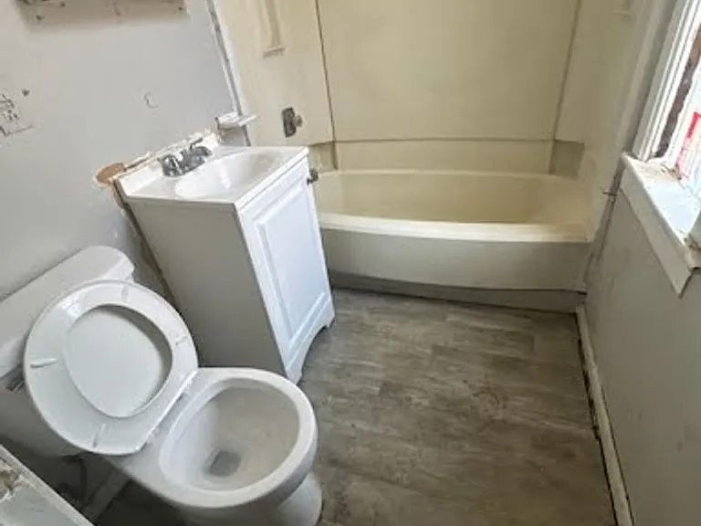 2421 S 5th Pl — Photo 3