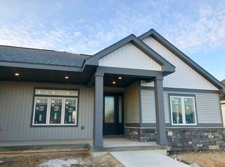 3011 Red Hawk Trl, Cottage Grove, WI 53527