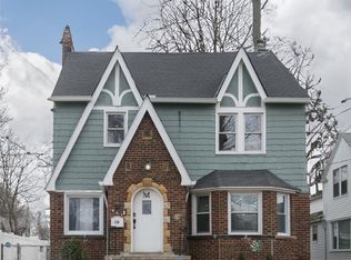 941 Woodview Rd, Cleveland Heights, OH 44121